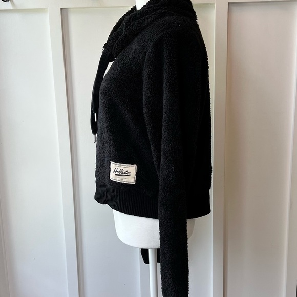 Hollister Women’s Juniors Black Fleece Cowl Neck Crop Sweater Pullover Top Small - Picture 4 of 7